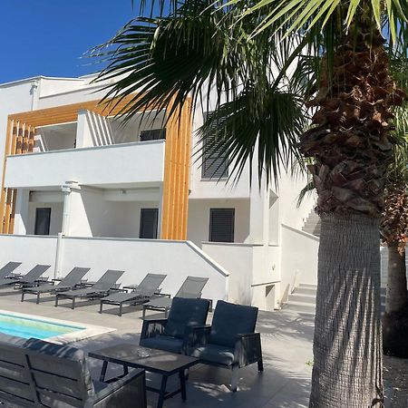 Villa Aquamarine Apartments Novalja Exteriör bild
