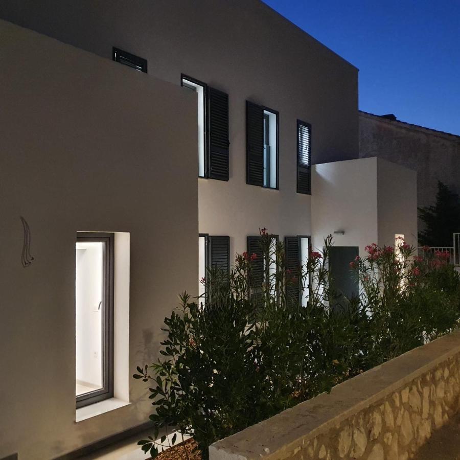 Villa Aquamarine Apartments Novalja Exteriör bild