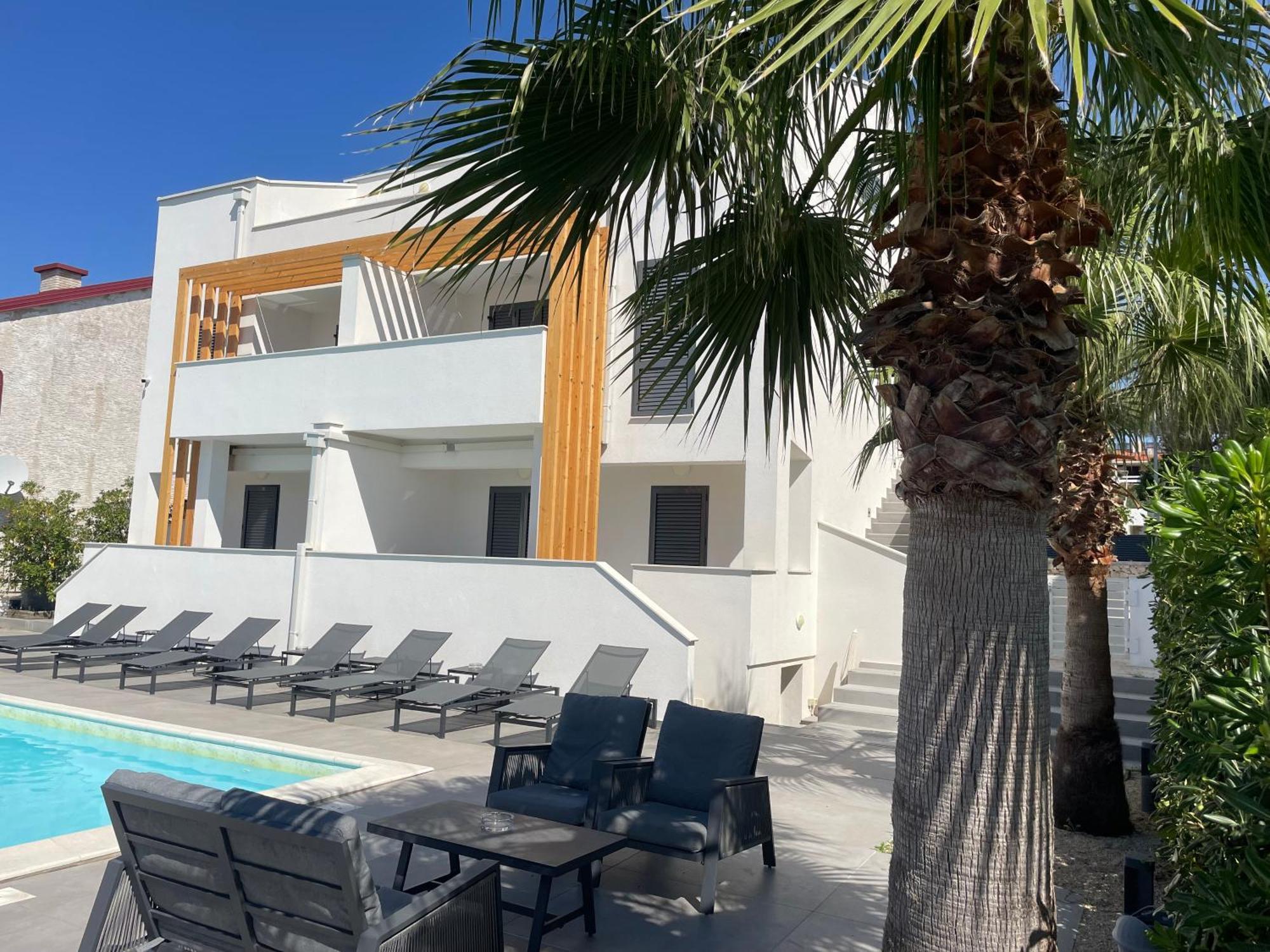 Villa Aquamarine Apartments Novalja Exteriör bild